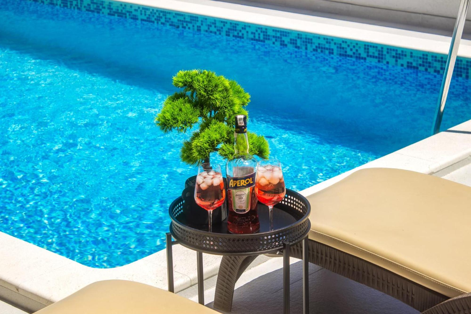 Villa Dalmatian Child With Swimming Pool, Close To The Beach Vinisce Exterior photo