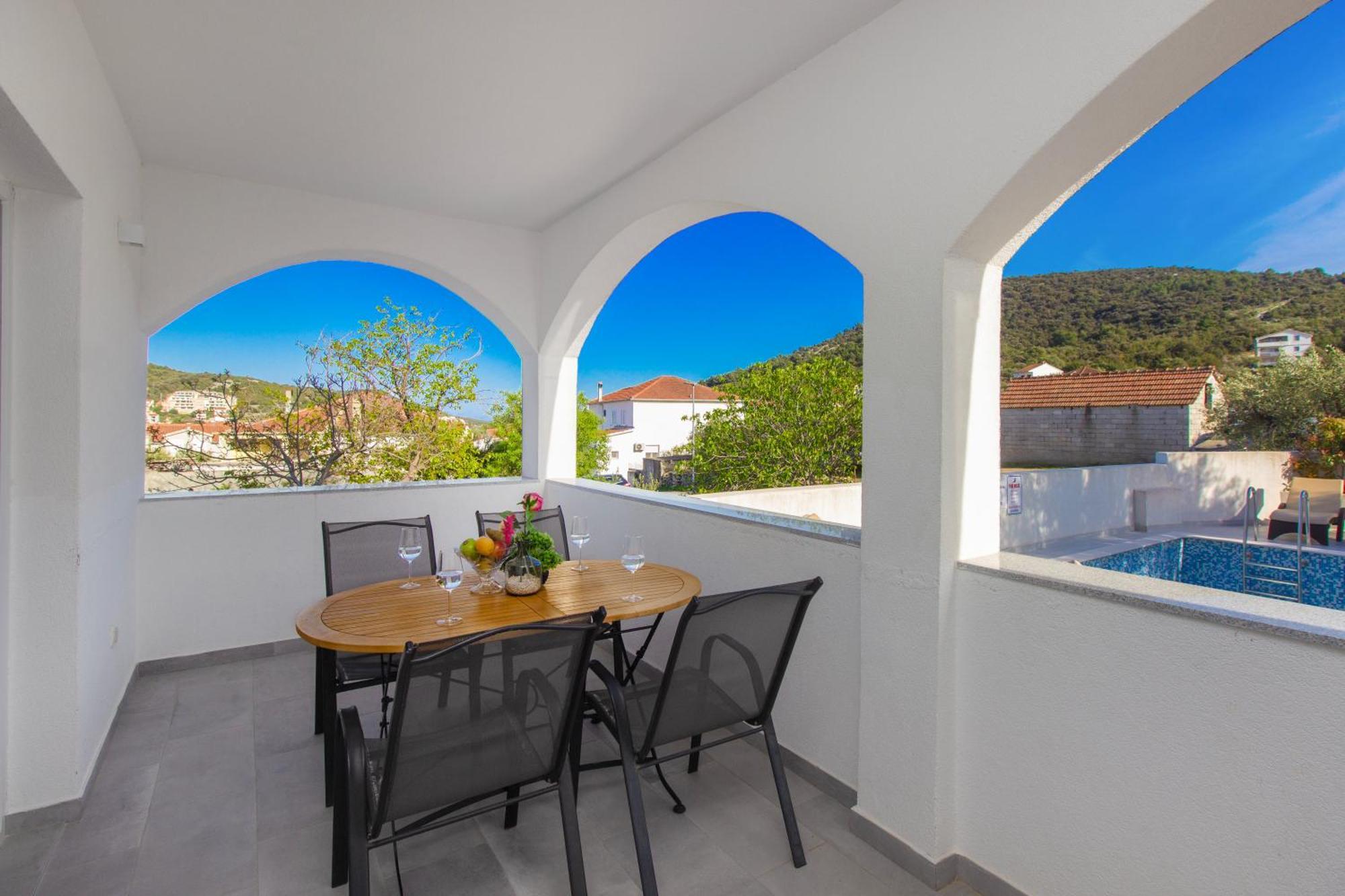 Villa Dalmatian Child With Swimming Pool, Close To The Beach Vinisce Exterior photo