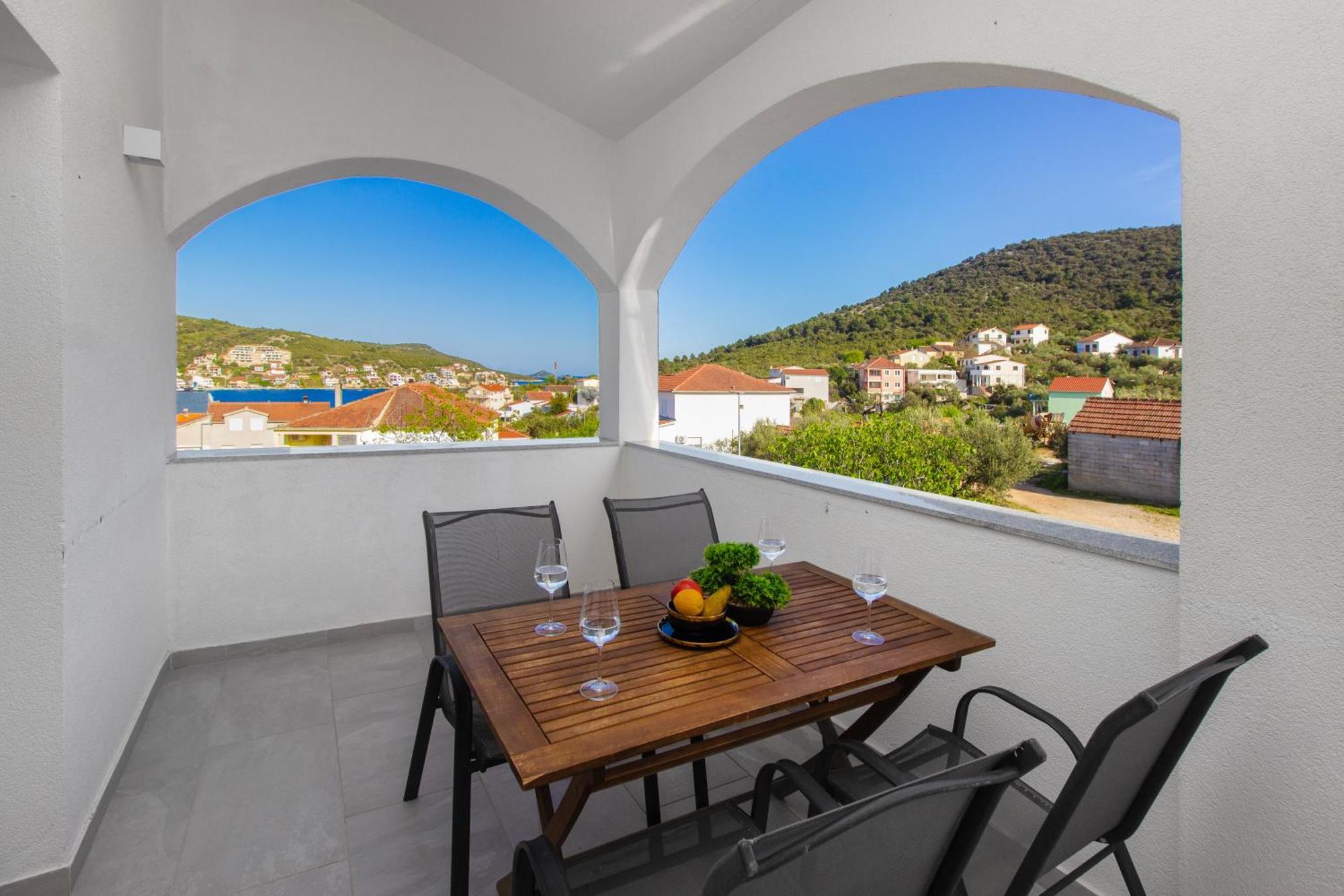 Villa Dalmatian Child With Swimming Pool, Close To The Beach Vinisce Exterior photo
