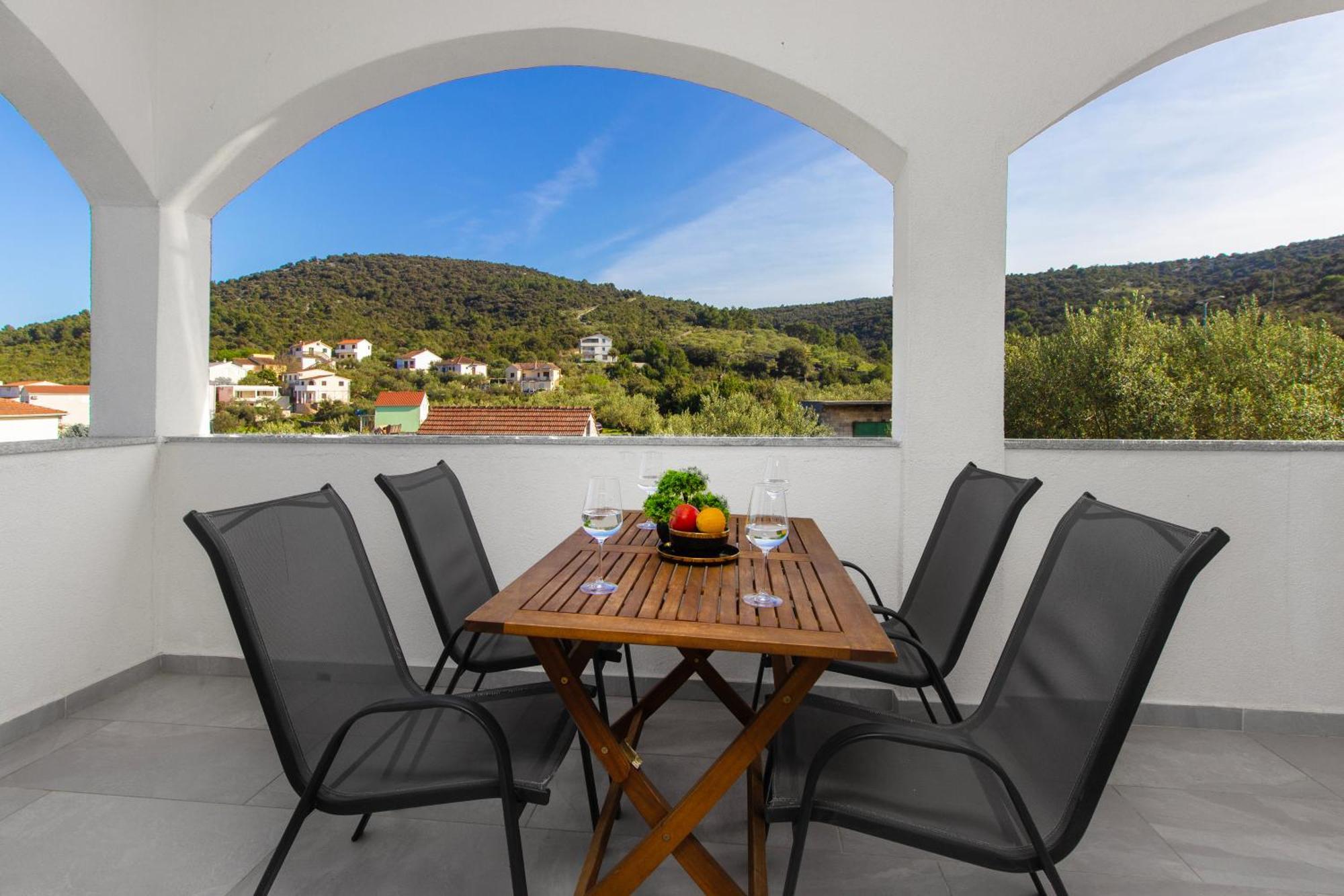 Villa Dalmatian Child With Swimming Pool, Close To The Beach Vinisce Exterior photo